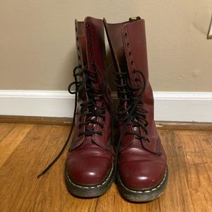 Dr.Marten 14 eyelet LACE UP boots. Ox blood. Size 8